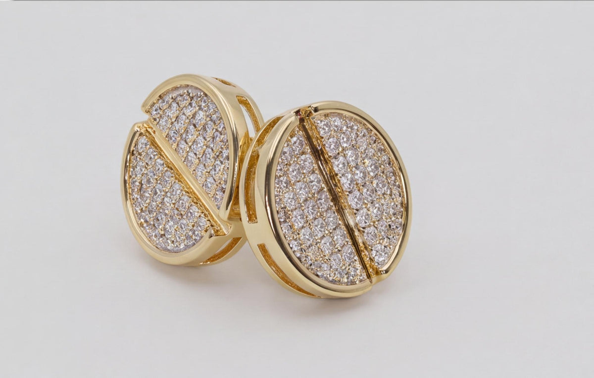 10kt Yellow Gold Natural Diamond Screw Back Stud Earrings — styling look 6